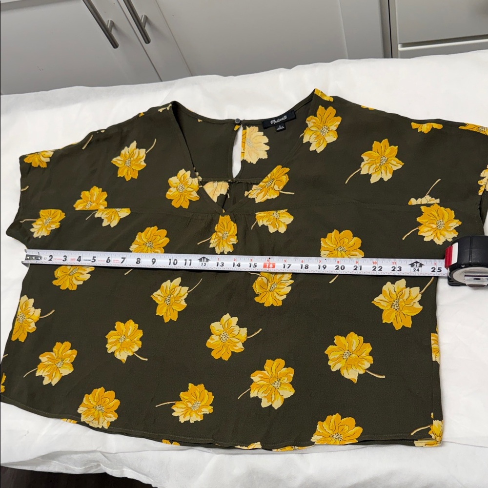 Madewell Oversized Olive Green Floral Short Sleeve Blouse with Yellow Flowers